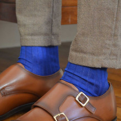 chaussettes-montantes-mi-bas-unies-bleu-roi-en-pur-fil-d'écosse-remaillées-à-la-main-pour-hommes