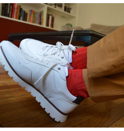 chaussettes-montantes-mi-bas-unies-rouge-rubis-en-pur-fil-d'écosse-remaillées-à-la-main-pour-homme