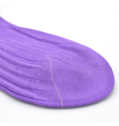 Mi-bas pur fil d Ecosse remaillés à la main mauve amethyste