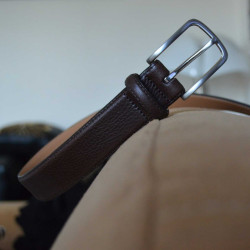 Ceinture-marron-chocolat-casual-chic-pour-hommes-en-cuir-pleine-fleur-grainé-surpiquée