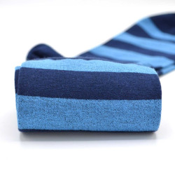 chaussettes-fantaisie-hommes-femmes-en-coton-bleu-marine-à-rayures-bleu-ciel-remaillées-à-la-main