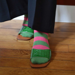 chaussettes-fantaisie-hommes-femmes-en-coton-vertes-à-rayures-roses-remaillées-à-la-main