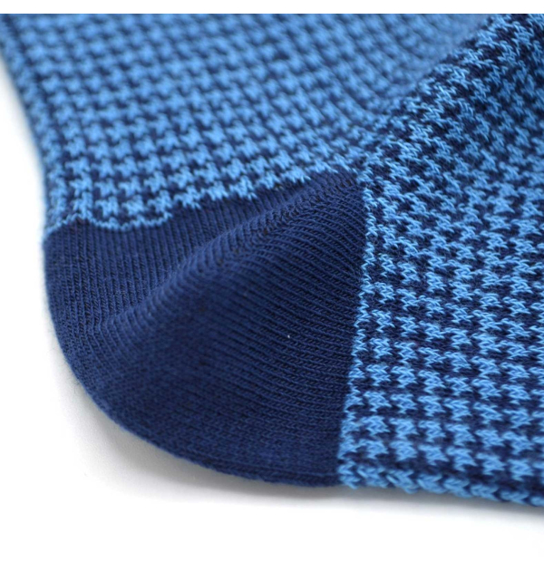 Chaussettes bleues pied de...
