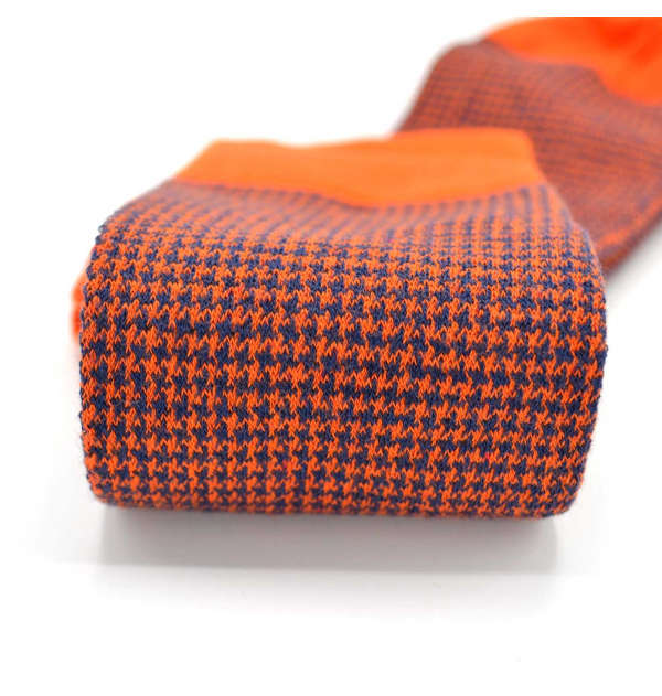 Chaussettes oranges pied de...
