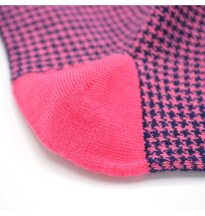 Chaussettes fantaisie pied de poule remailléess à la main en coton peignées