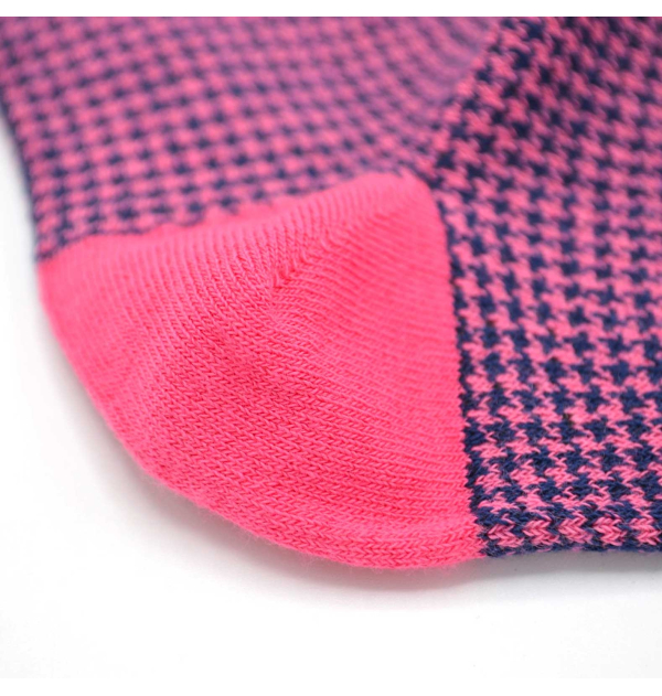 Chaussettes roses pied de...