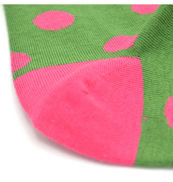 Chaussettes vertes à pois...