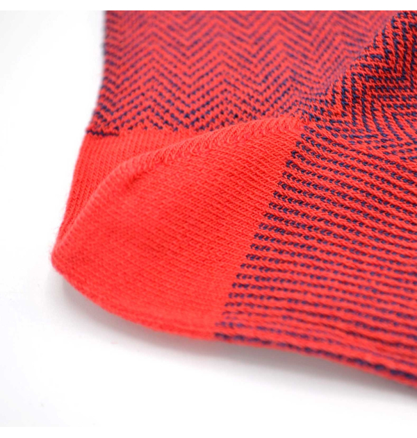 Chaussettes rouges à chevrons