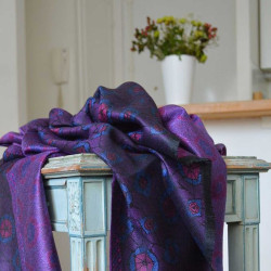 Echarpe-legere-topaze-violette-femme-homme-fibres-naturels-promenade-versailles