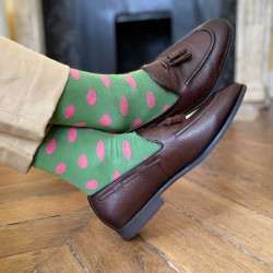 chaussettes-fantaisie-hommes-femmes-en-coton-vertes-à-motif-gros-roses-remaillées-à-la-main