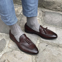 chaussettes-montantes-mi-bas-unies-gris-plume-en-pur-fil-d'écosse-remaillées-à-la-main-pour-hommes