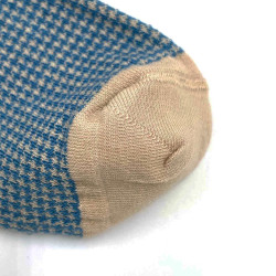 Chaussettes beiges et bleu clair pied de poule