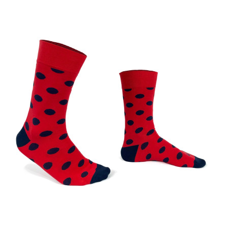 Chaussettes rouges à pois bleus