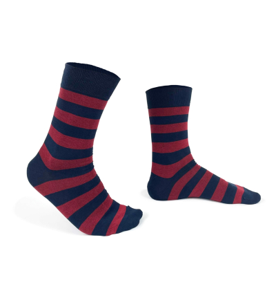 Chaussettes fantaisie  rouges foncées à rayures bleues remaillées à la main en coton peignées