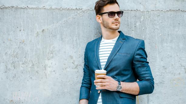 style casual chic homme tee shirt ray&eacute; blazer